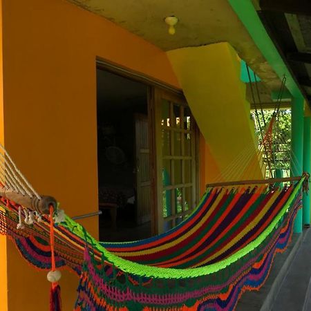ホテル La Casa Naranja Brig Bay エクステリア 写真